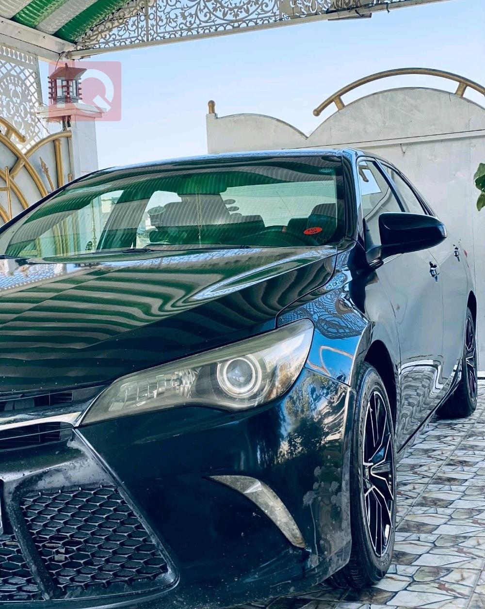 تۆیۆتا کامری